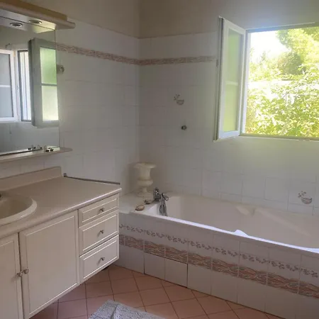 Avec Jardin Et Piscine 3 Minutes De La Rochelle Villa