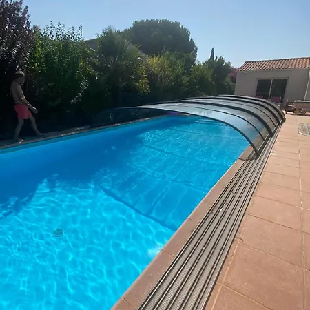 Avec Jardin Et Piscine 3 Minutes De La Rochelle Вилла Лагор